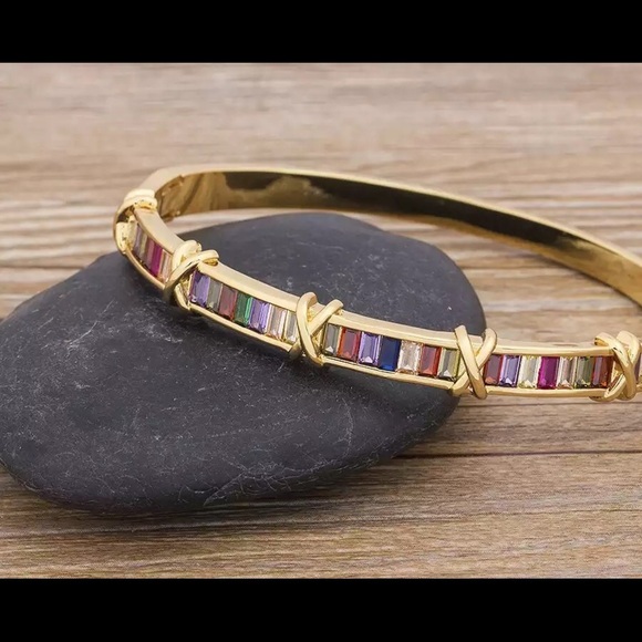 Jewelry - Multi colored bracelet